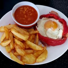 My Simple Gammon,Fried Egg,Homemade Chips & Beans.😃 A picture of My Simple Gammon,Fried Egg,Homemade Chips & Beans.😃.