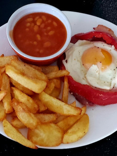 A picture of My Simple Gammon,Fried Egg,Homemade Chips & Beans.😃.