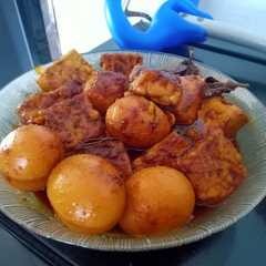 A picture of Tahu tempe telur bacem.