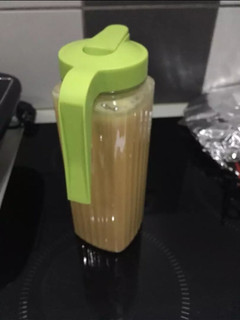 Una foto de Zumo de zanahoria y plátano