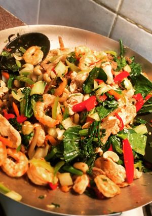 A picture of Combination Stir-Fry with Cashew Nuts.