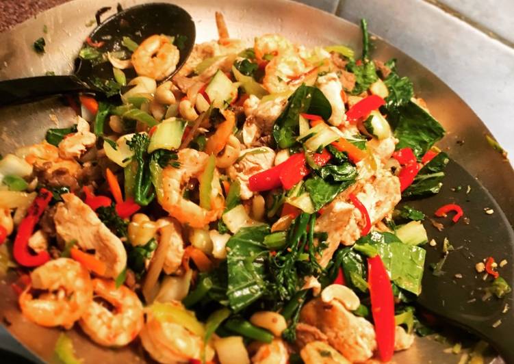 Steps to Make Any-night-of-the-week Combination Stir-Fry with Cashew Nuts