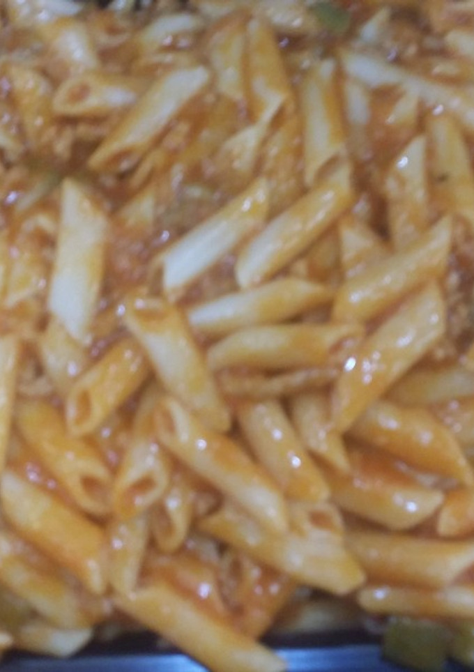 Una foto de Macarrones a mi Boloñesa