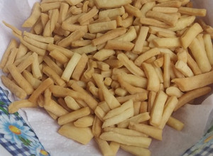 Una foto de Palitos chips caseros. Muy fácil. Sabor tipo polakitos 🤯💯
