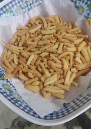 Una foto de Palitos chips caseros. Muy fácil. Sabor tipo polakitos 🤯💯