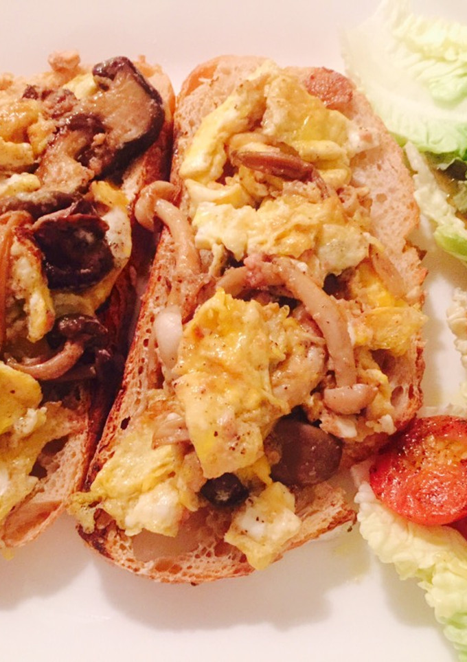Una foto de Tostadas de setas al foie