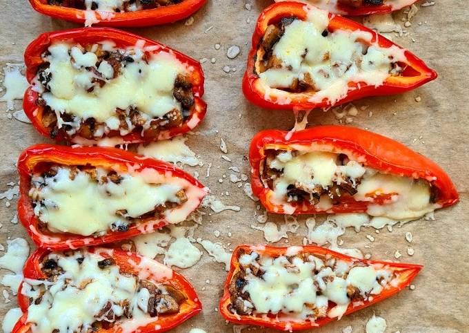 Фаршированные красные перцы с сыром – кулинарный рецепт