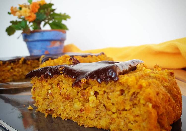 Bolo de cenoura com farinha de amêndoa