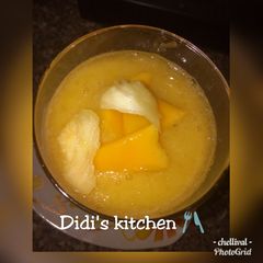 A picture of Mango and pineapple smoothie.