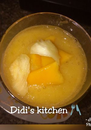A picture of Mango and pineapple smoothie.