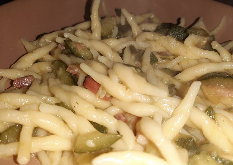 Trofie zucchine e speck
