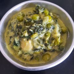 A picture of Methi malai matar.