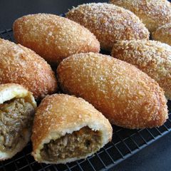 A picture of Curry Stuffed Bread ‘Karee Pan’.