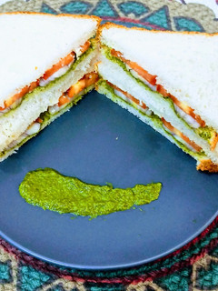 टमाटर प्याज़ के सैंडविच (tamatar pyaz ke sandwich recipe in Hindi) रेसिपी मुख्य फोटो