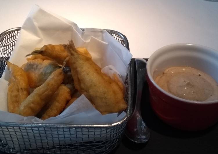 Pescaditos con rebozado diferente y  fritos