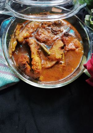 কাতলা মাছ আলু পটল আর কুমড়ো ডাঁটা দিয়ে ঝোল ( Katla mach aloo potol diye danta jhol recipe in Bengal রেসিপির প্রধান ছবি