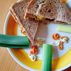 A picture of Aloo leek sandwich.