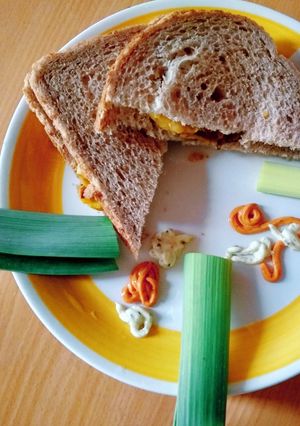 A picture of Aloo leek sandwich.