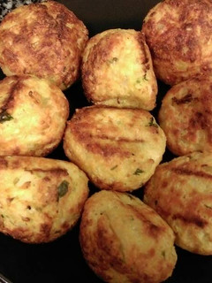 Una foto de Croquetas de coliflor y queso