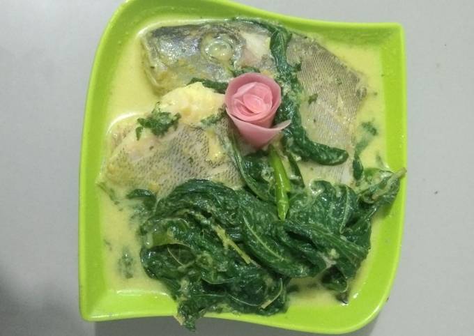 Langkah Mudah untuk Menyiapkan Gulai kuning ikan dan pucuk ubi yang Menggugah Selera