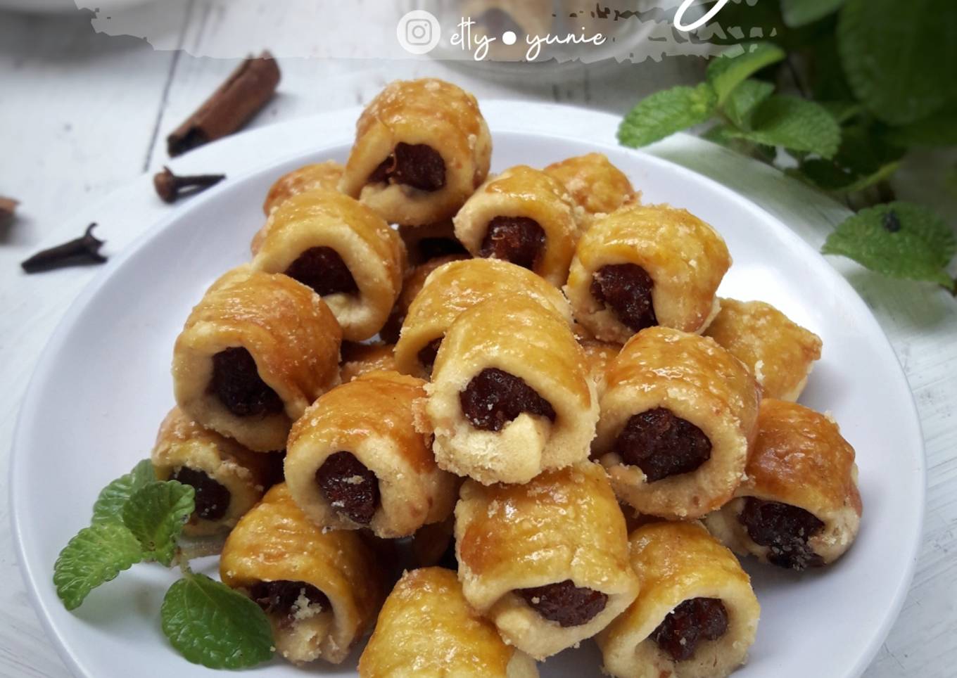 Nastar Crispy Cheese Roll: