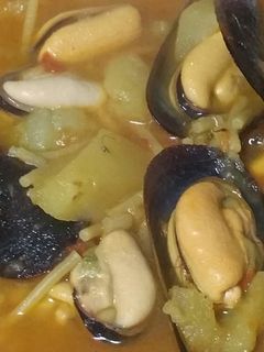 Una foto de Sopa de patata y mejillones