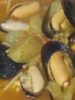 Una foto de Sopa de patata y mejillones