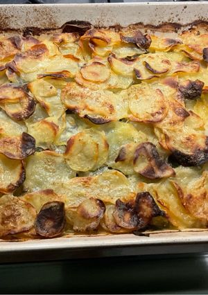 Une photo de Gratin acidulé de pommes de terre au lard et blettes