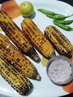 गरमा गरम भुट्टा (garma garam bhutta recipe in Hindi) रेसिपी मुख्य फोटो