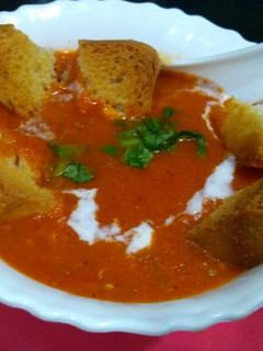 टैंगी टोमेटो सूप (Tangy tomato Soup recipe in hindi) रेसिपी मुख्य फोटो