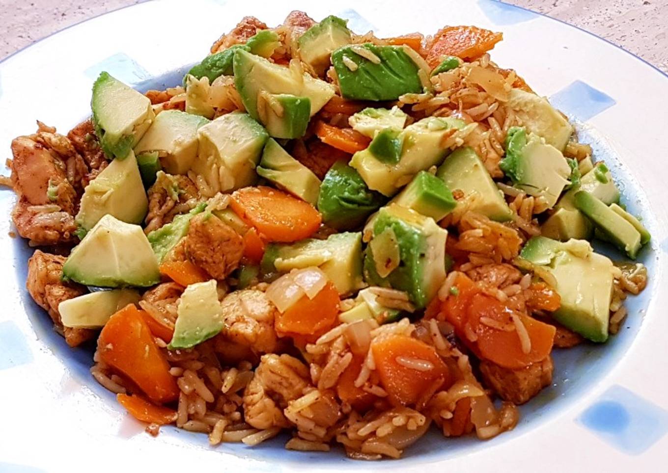 Arroz Currypollo con Aguacate