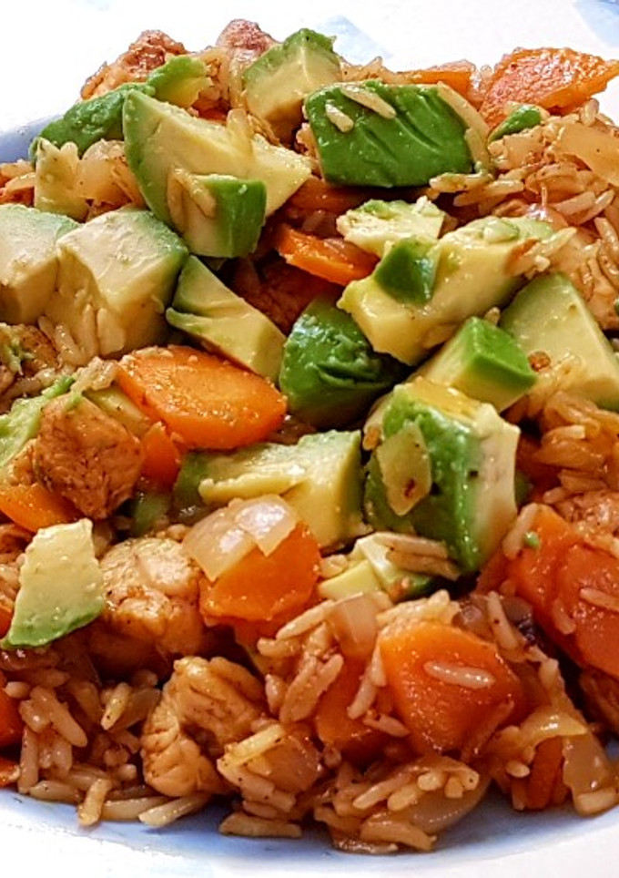Una foto de Arroz Currypollo con Aguacate
