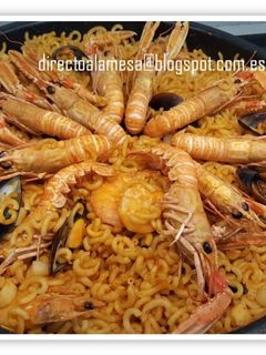 Una foto de Fideuá de marisco