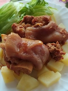 Körömpörkölt bográcsban #gluténmentes recept fotója