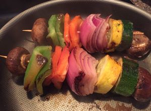 Una foto de Brochetas de Verduras
