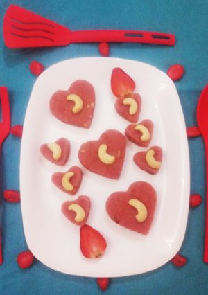 A picture of Strawberry Halwa.