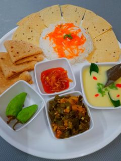કાઠિયાવાડી કઢી (Kathiyawadi Kadhi Recipe In Gujarati) રેસીપી મુખ્ય ફોટો