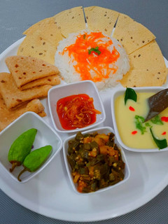 કાઠિયાવાડી કઢી (Kathiyawadi Kadhi Recipe In Gujarati) રેસીપી મુખ્ય ફોટો