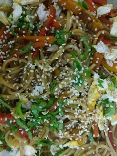 Una foto de Fideos con verduras salteadas (espíritu oriental)