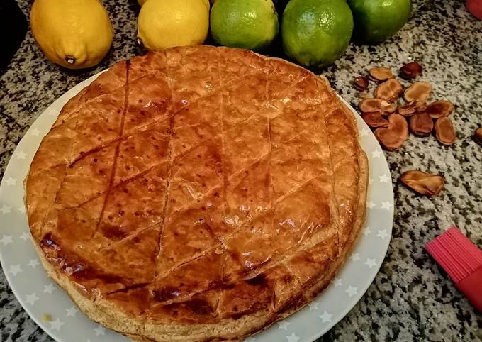 Galette des rois : frangipane noisette et praliné de Myteenytinycookie -  Cookpad