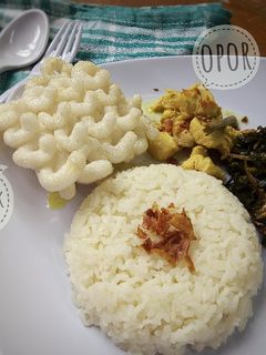 Foto resep Nasi+lauk harian (opor+tumis daun singkong teri+kerupuk)