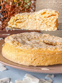 Una foto de Cheesecake de coco al micro