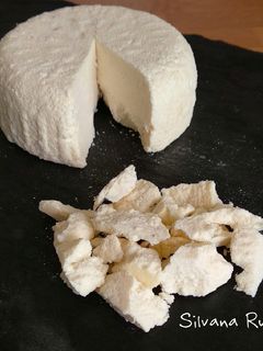Una foto de 151.🧀Queso de kéfir ahumado y curado🍶