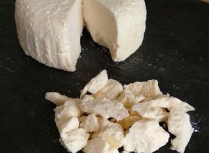 Foto principal de 151.🧀Queso de kéfir ahumado y curado🍶