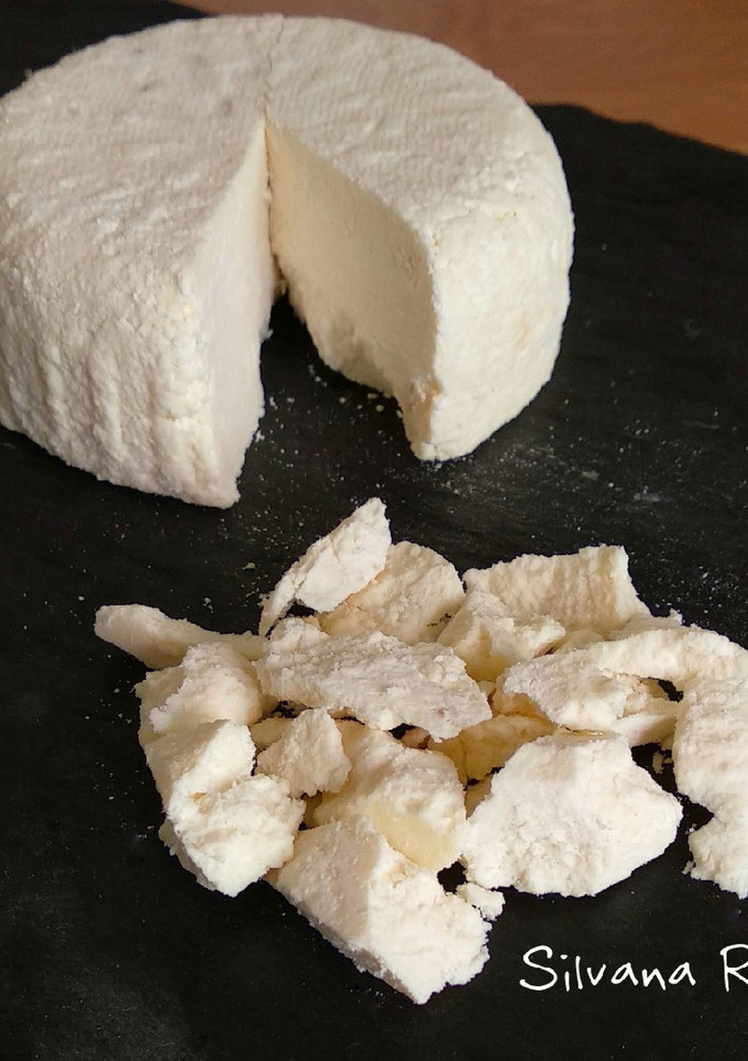 Una foto de 151.🧀Queso de kéfir ahumado y curado🍶