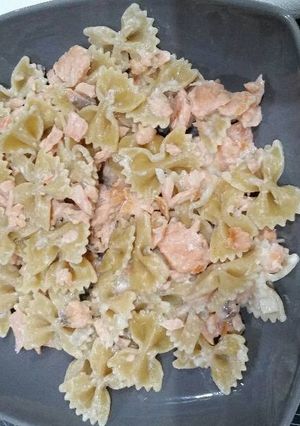 Foto di Farfalle al salmone speciali