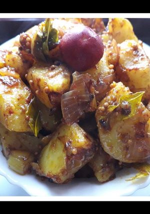 A picture of Sukhi batata.