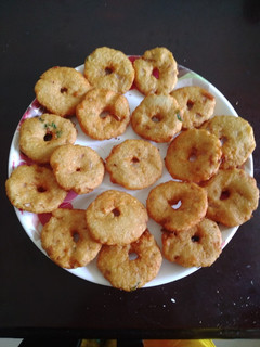 ஆனியன் உளுந்து வடை / Ulunthu Vadai Recipe in tamil செய்முறை முக்கிய புகைப்படம்