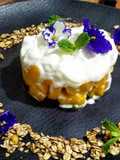 Fruta em Tartare de Manga com Gelato de Yogurt e Granola