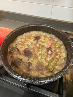 Una foto de Habas a la catalana